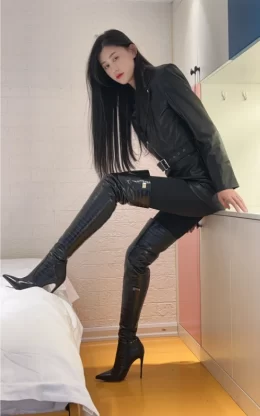 95%新现货OBL-O-2636  38码高光泽压纹牛皮13公分细跟小尖头过膝靴